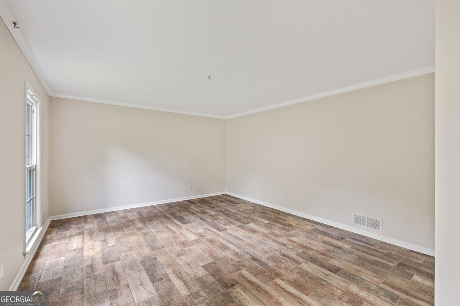 Roswell, Georgia 30075, United States, 4 Bedrooms Bedrooms, ,3 BathroomsBathrooms,Residential,Pending,141500