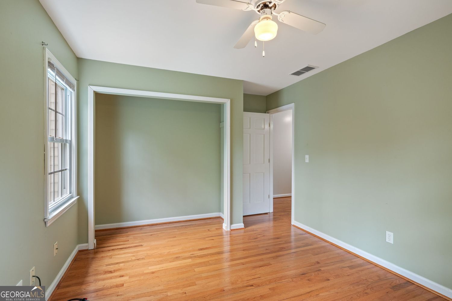 Roswell, Georgia 30075, United States, 4 Bedrooms Bedrooms, ,3 BathroomsBathrooms,Residential,Pending,141500