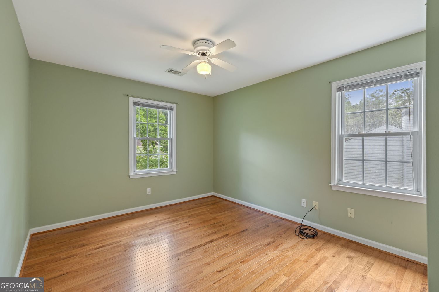 Roswell, Georgia 30075, United States, 4 Bedrooms Bedrooms, ,3 BathroomsBathrooms,Residential,Pending,141500