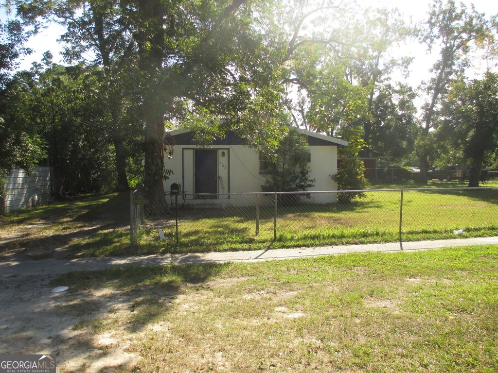 Photo of 502 Garlington Avenue, Waycross, GA 31503 (MLS # 10855319)