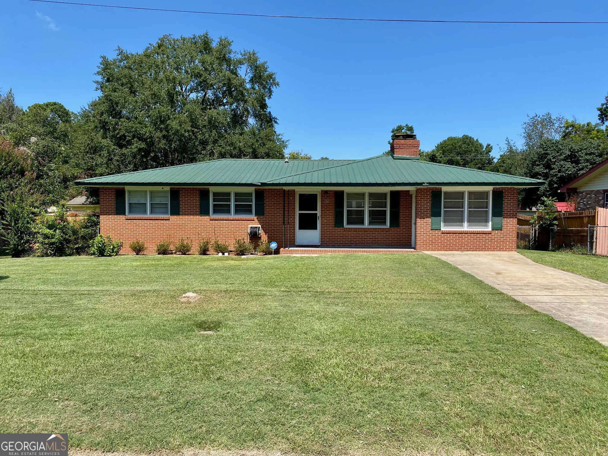 Don't miss out on this immaculate home in great location! This very well maintained 3 bed 1.5 bath home with a bonus room is convenient to RAFB, I-75, restaurants, shopping and more. Only 2 minutes to the elementary school and 10 minutes to RAFB and I-75. Living room is very cozy with all the natural light and brick fireplace. There's even a bonus room/second living area with a fireplace. Step out back and enjoy your spacious, fenced back yard from the screened in porch. Windows have been updated. Washer and dryer are brand new. This home is COMPLETELY move-in ready: all appliances are staying and furniture is negotiable! Call today to schedule a showing.
