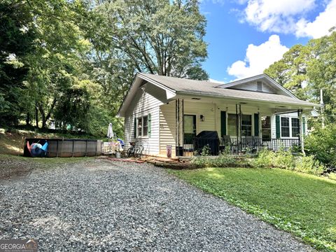 A home in Toccoa