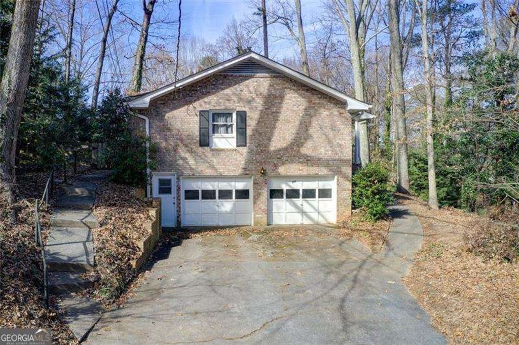 Photo of 859 Candy Lane, Marietta, GA 30068 (MLS # 10686108)