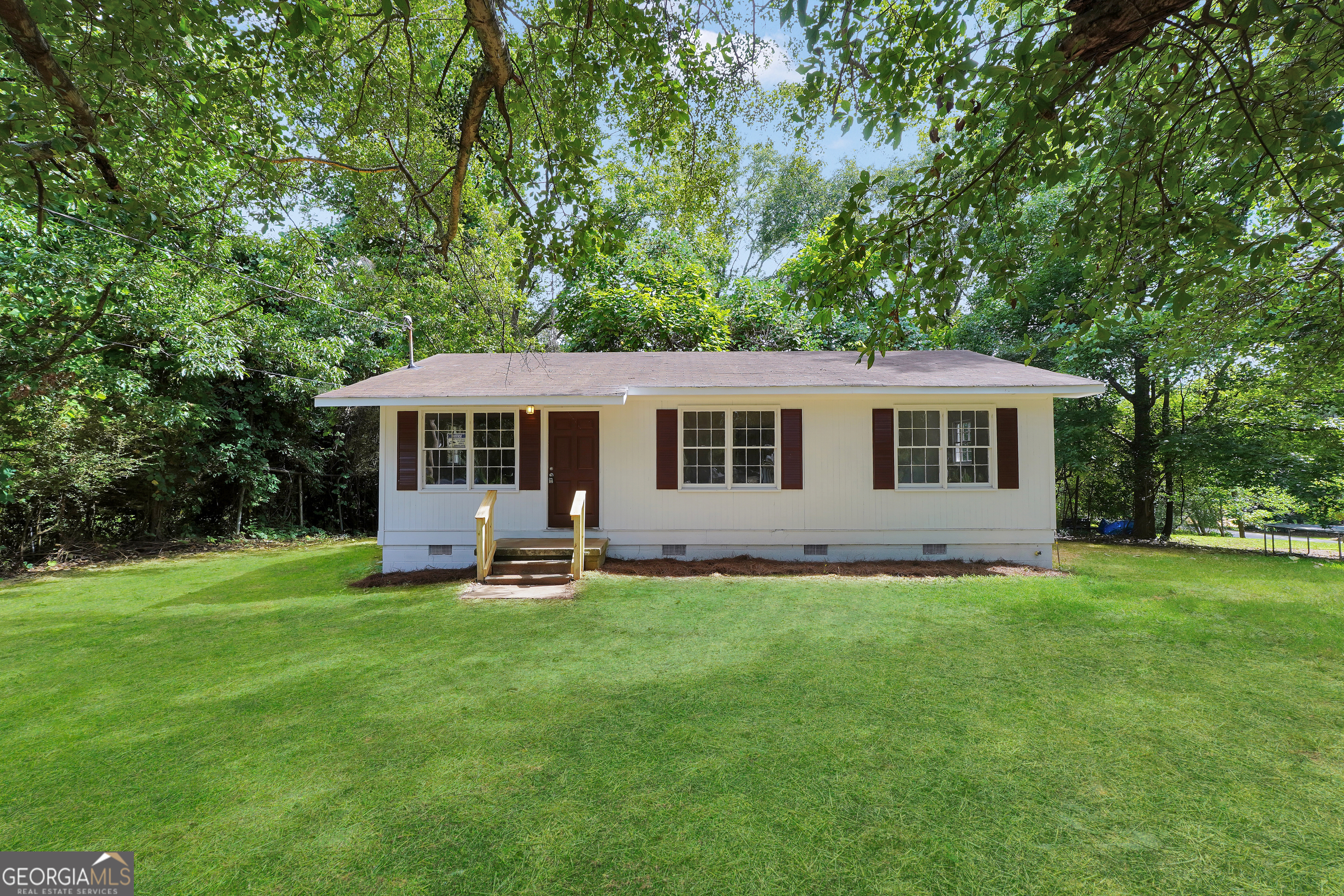 Welcome to this beautifully updated 4 bedroom, 2 bathroom home located just minutes from the charming square of Forsyth. Enjoy easy access to local dining, shopping, and entertainment-all right at your fingertips! Step inside to find a bright, open floor plan featuring a stunning kitchen with granite countertops, brand-new appliances, and modern finishes throughout. Both bathrooms are tastefully updated with stylish tile and contemporary fixtures. With spacious bedrooms, fresh paint, and updated flooring, this move-in-ready home offers comfort and convenience in a prime location. Don't miss your chance to make this Forsyth gem your own!