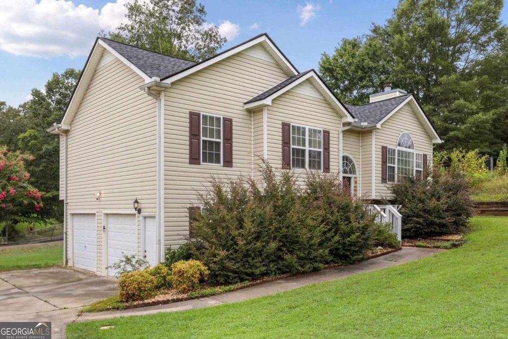 Photo of 227 Diamond Court, Carrollton, GA 30116 (MLS # 10769619)