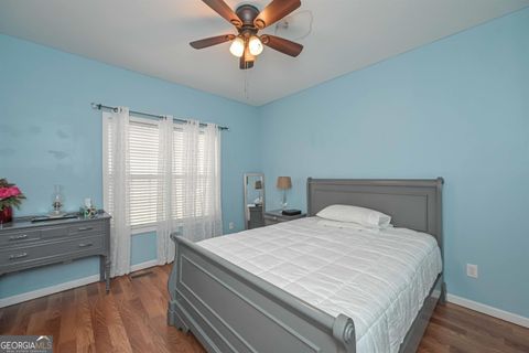 Single Family Residence in Villa Rica GA 9048 Riverbend Ct 9.jpg