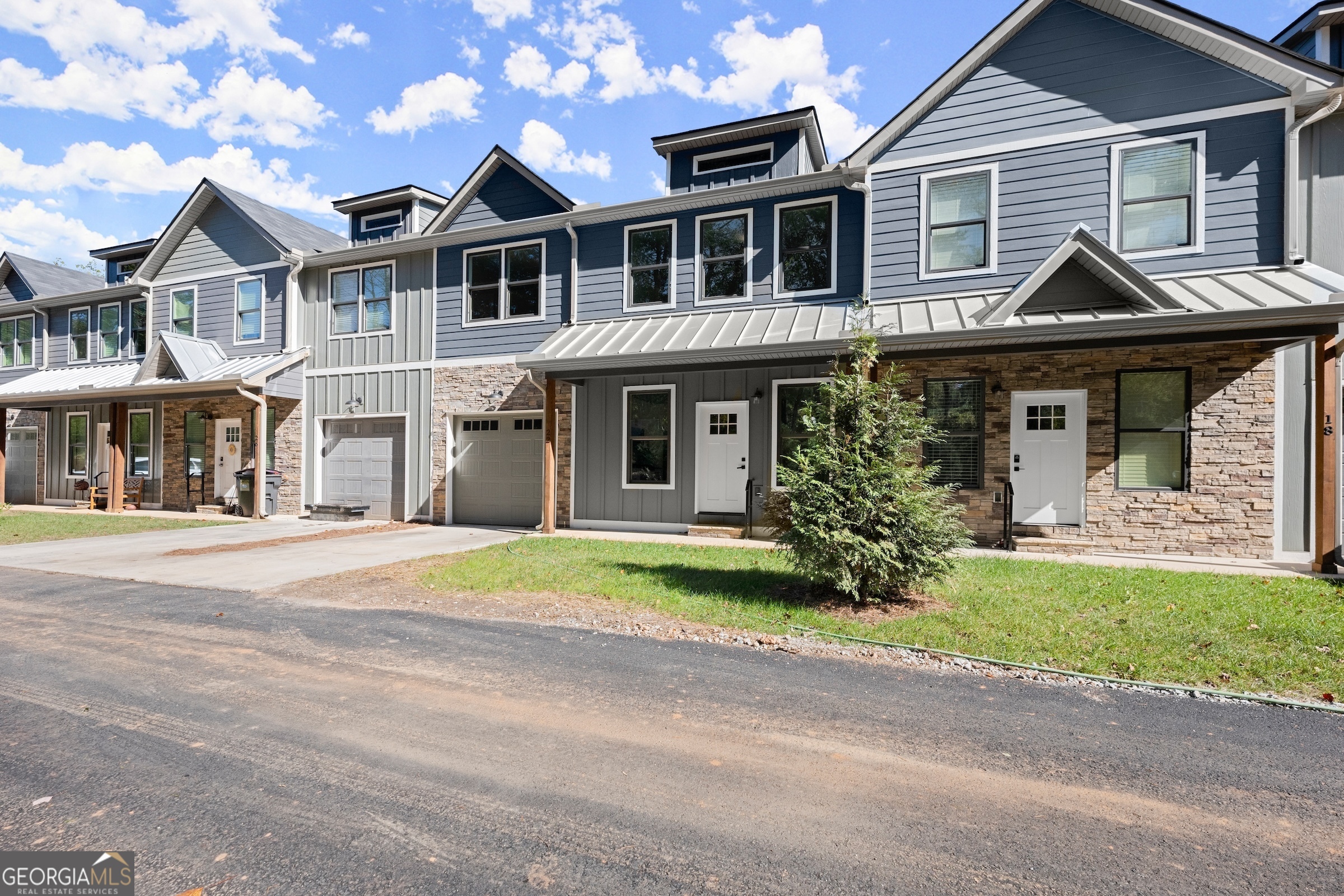 Clayton, Georgia 30525, United States, 4 Bedrooms Bedrooms, ,4 BathroomsBathrooms,Residential,Active,48119