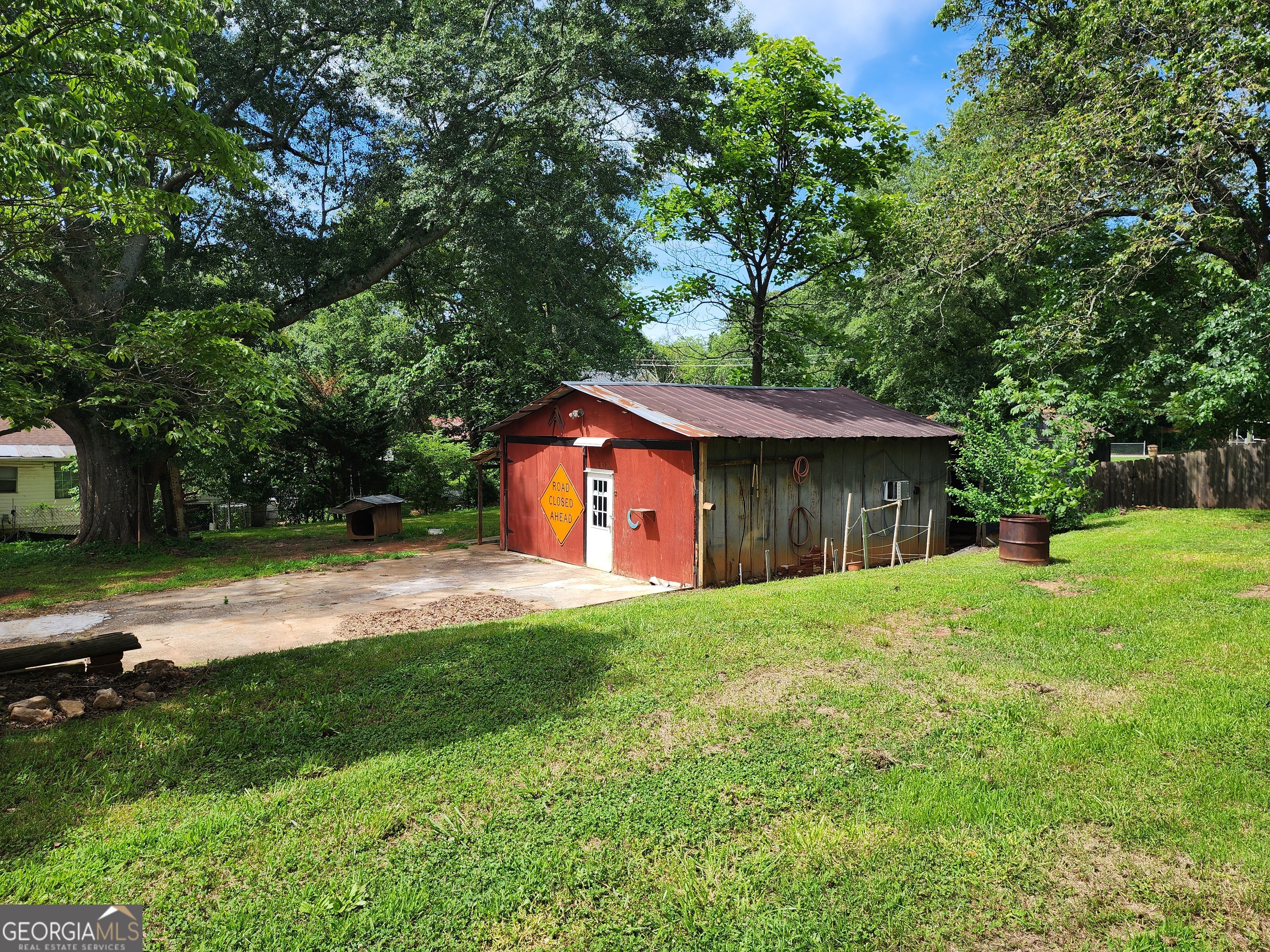 2340 Ridgeway DR