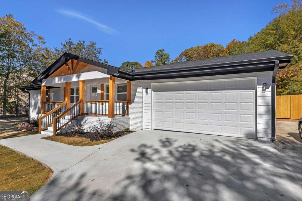 Photo of 945 King Road, Riverdale, GA 30296 (MLS # 10638659)