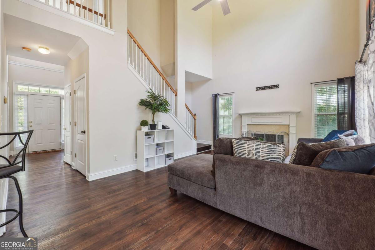 3725 Falls TRL