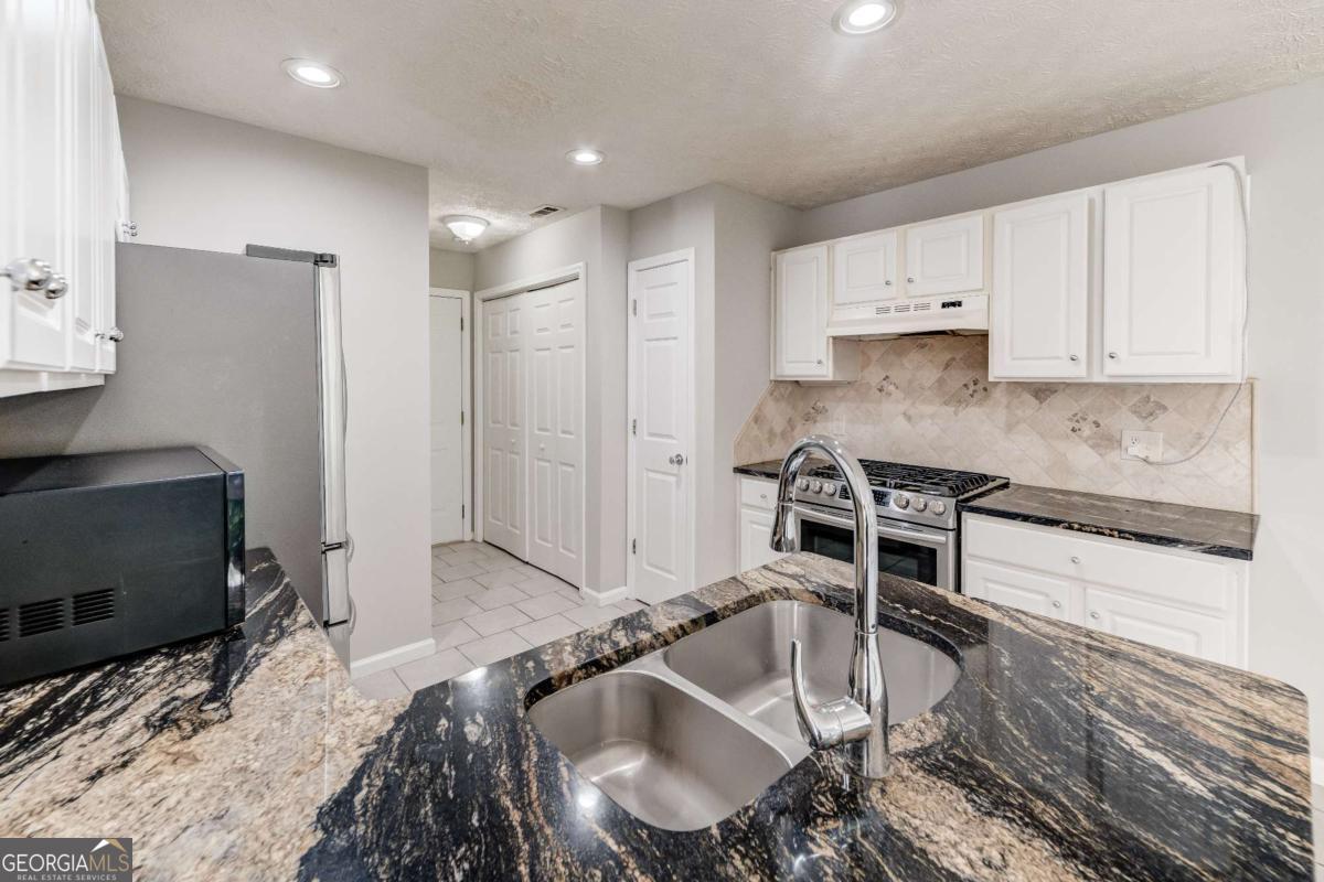 Avensong - Residential Lease