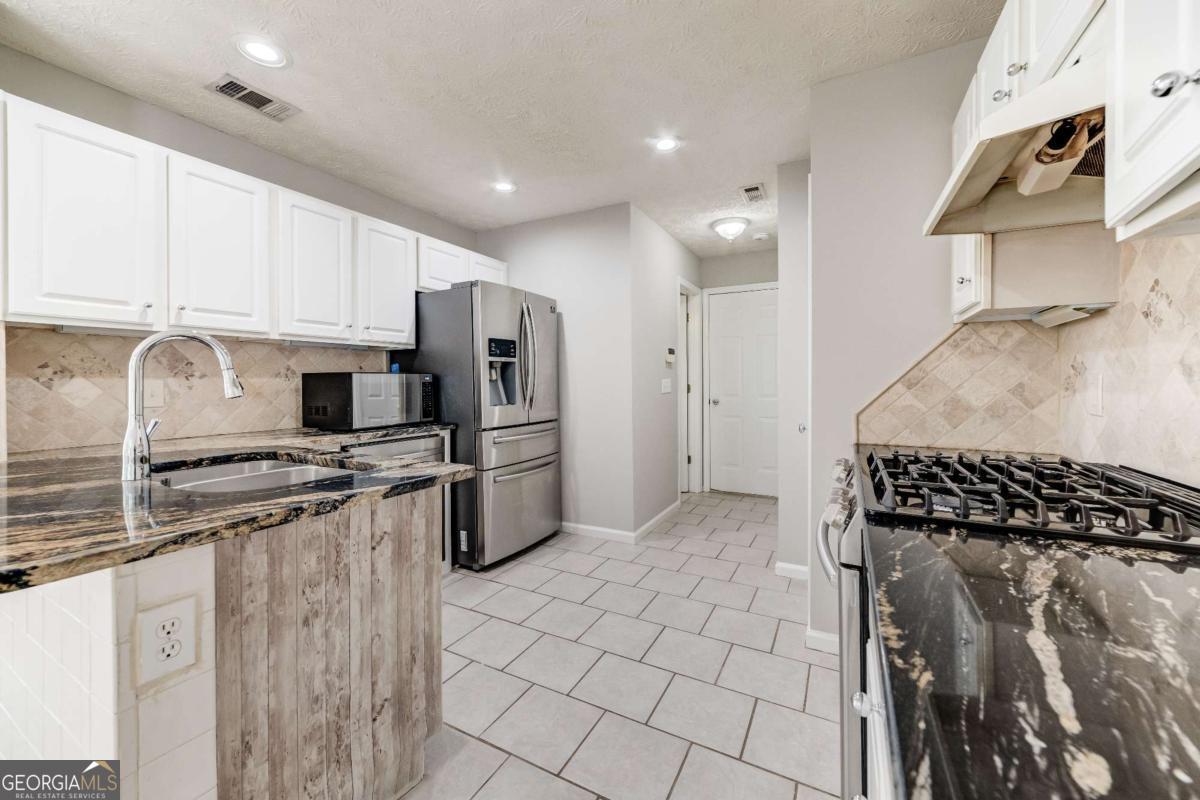Avensong - Residential Lease