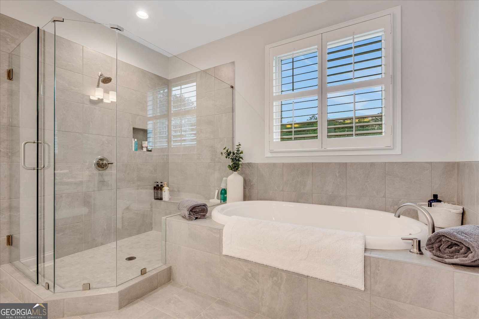 Acworth, Georgia 30101, United States, 3 Bedrooms Bedrooms, ,3 BathroomsBathrooms,Residential,Active,113490