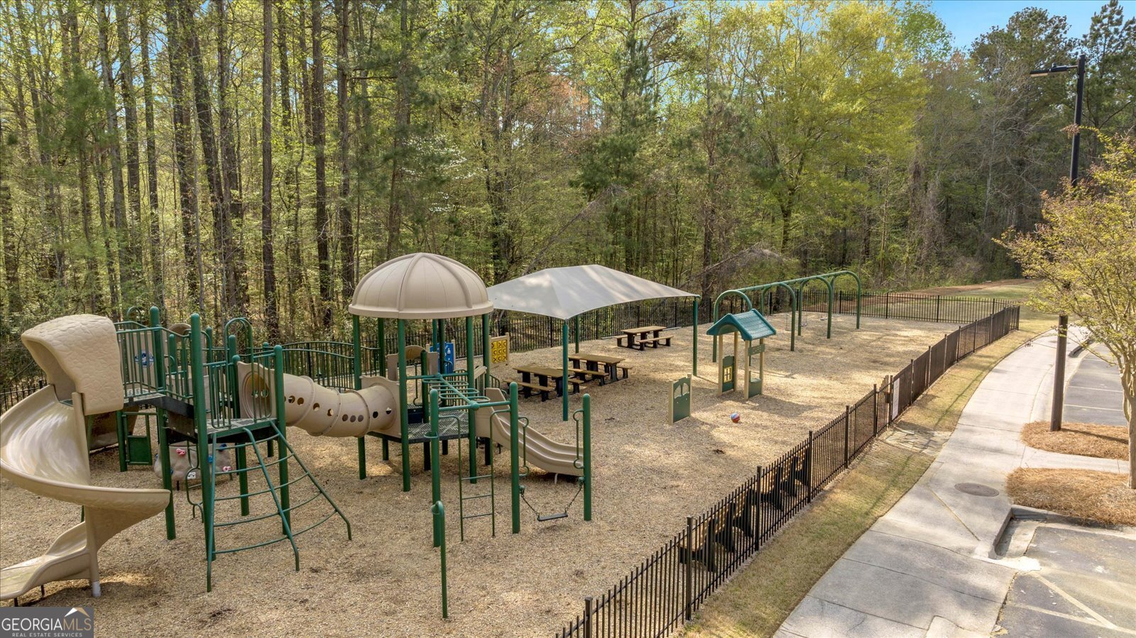 Acworth, Georgia 30101, United States, 3 Bedrooms Bedrooms, ,3 BathroomsBathrooms,Residential,Active,113490