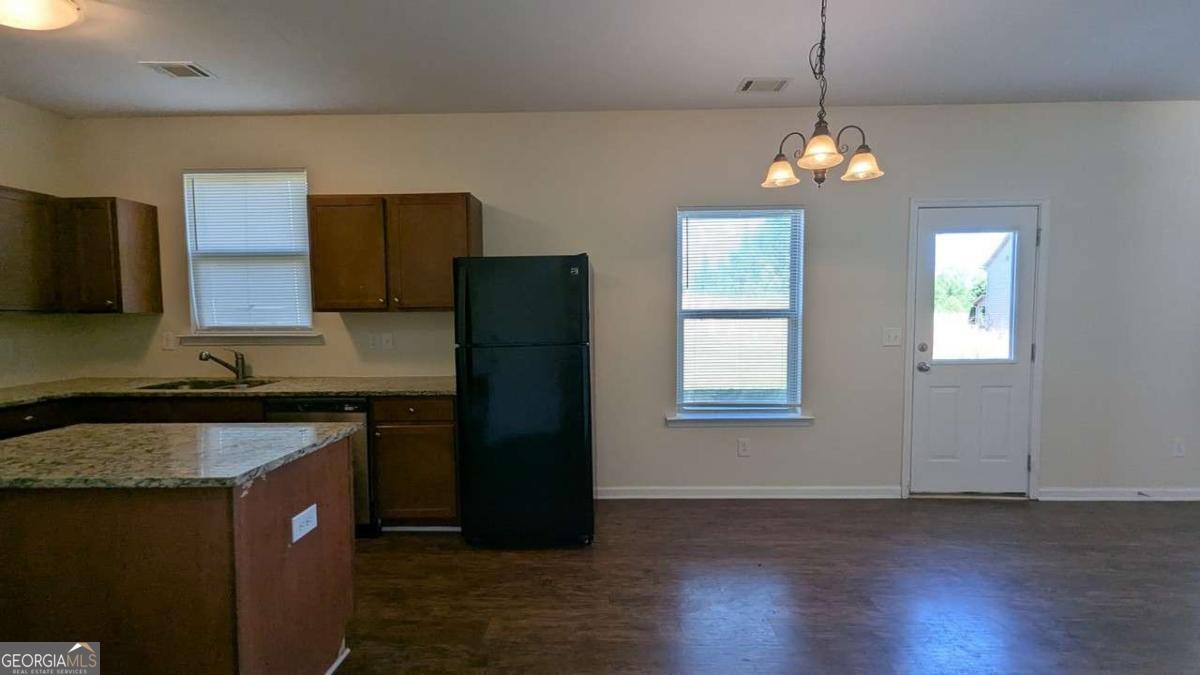 400 Village Broad ST