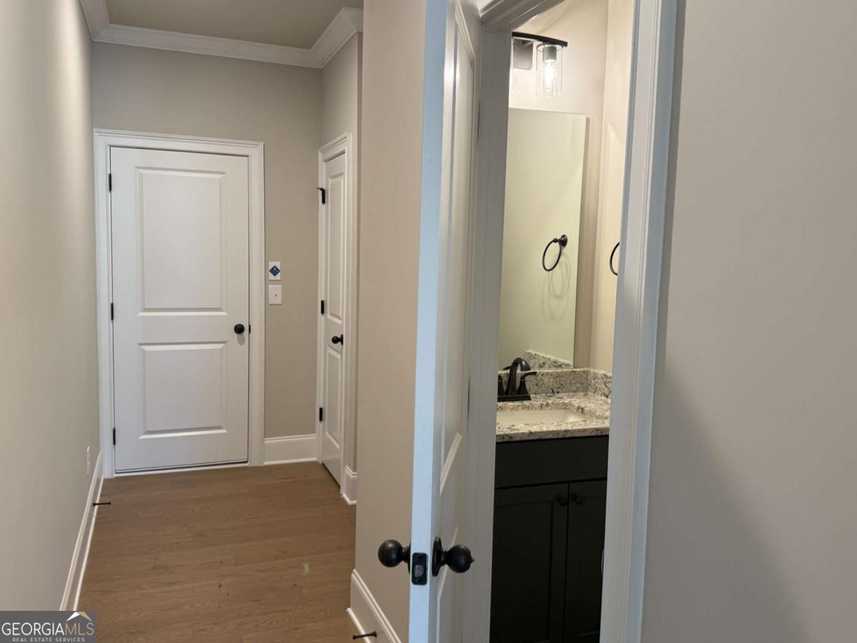 1090 Low Water Crossing NW