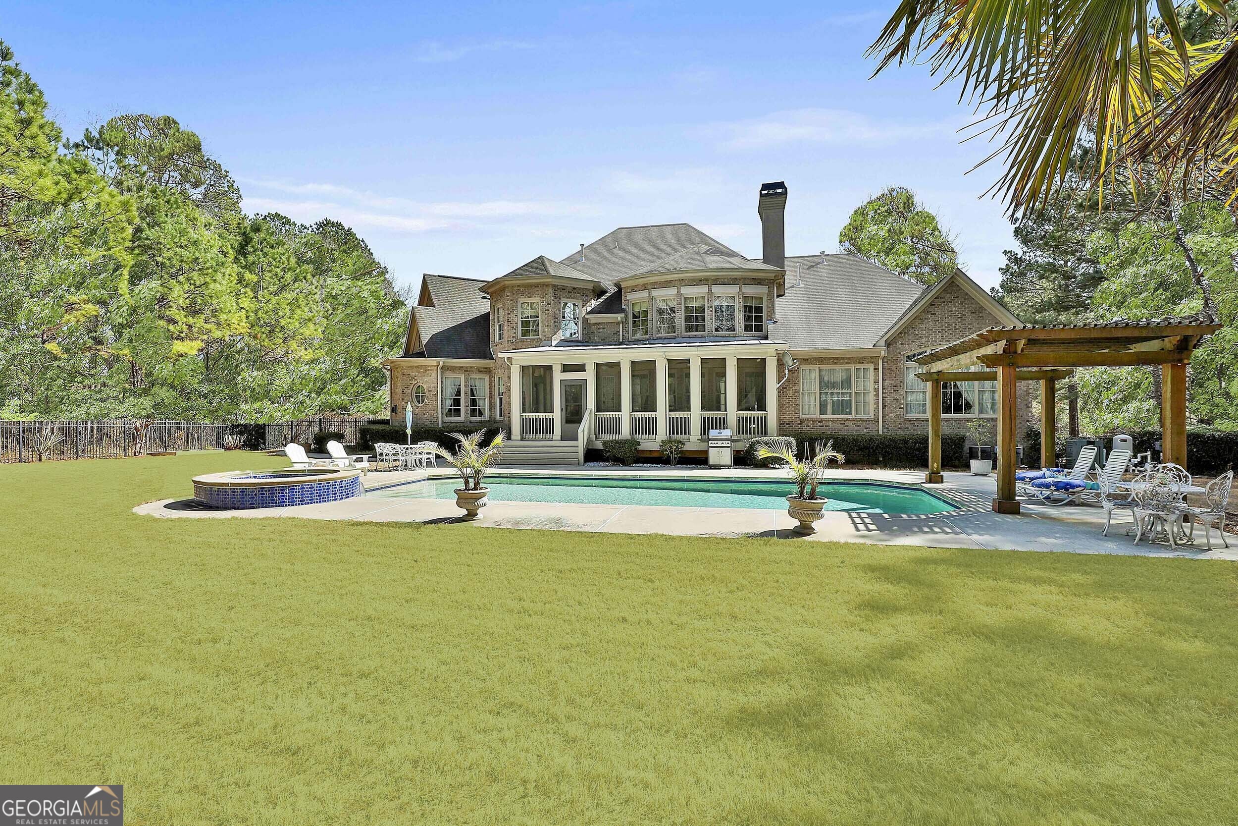310 Westbourne DR
