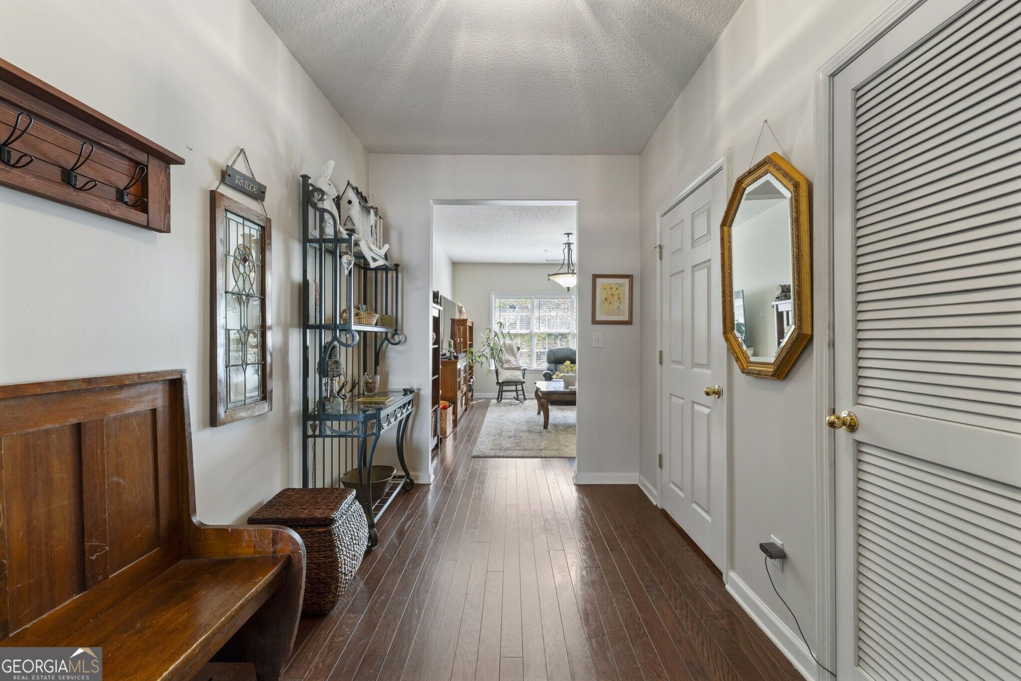 5111 Woodland LN