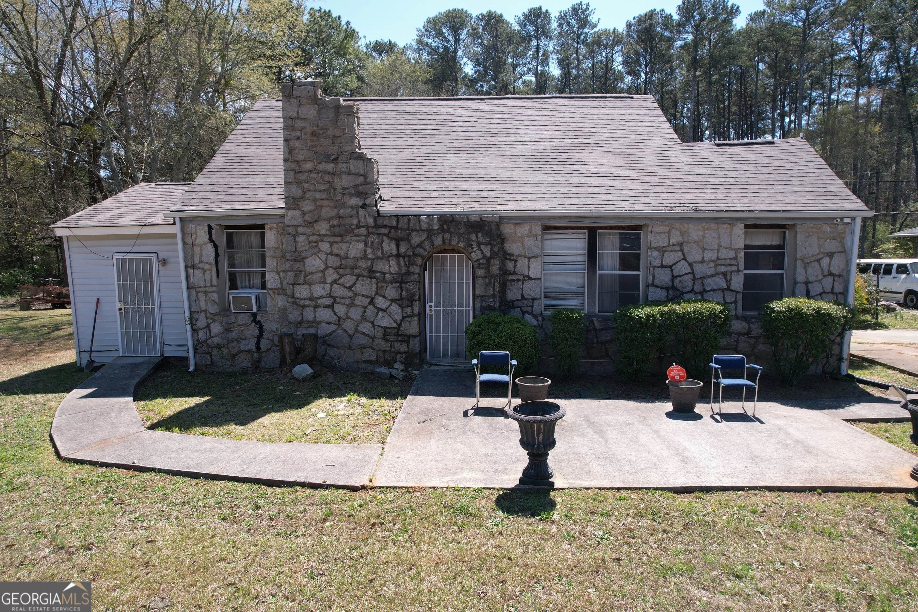 5181 Covington Highway