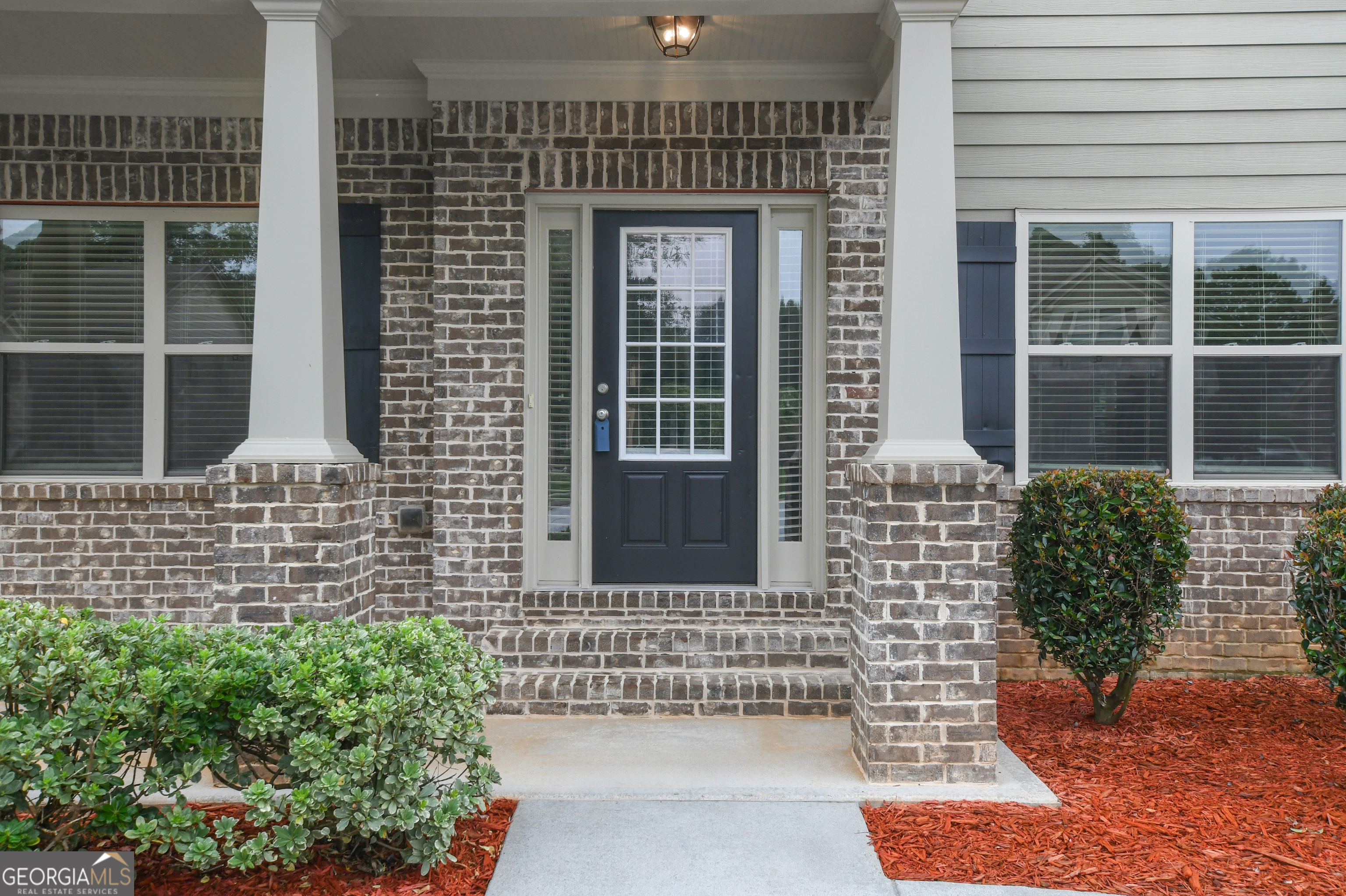 393 Strawberry WALK