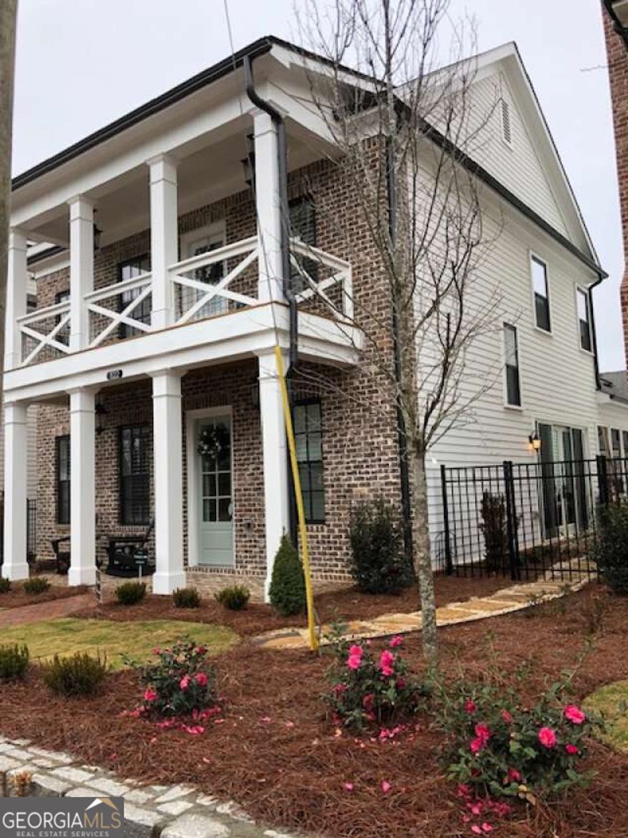 Beautiful primary bedroom on the main just a few steps to downtown Alpharetta. Move-in ready and available immediately! Double front porch, private side patio. 2 bedrooms and bonus room upstairs. New carpet in bedrooms. Double garage with new epoxy floor.