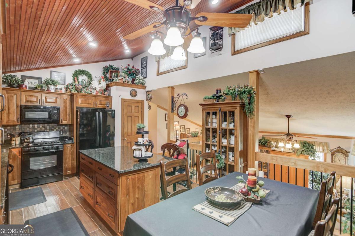 5494 Princeton Oaks LN