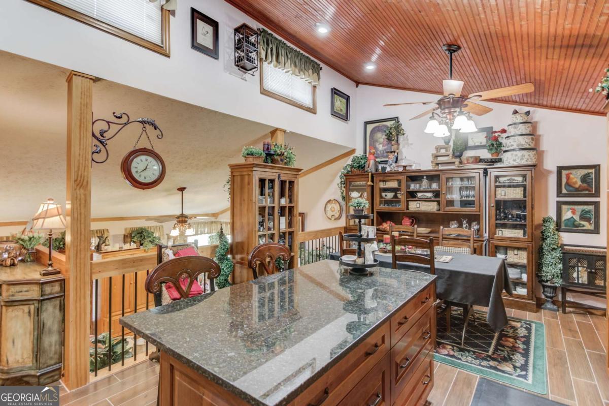 5494 Princeton Oaks LN