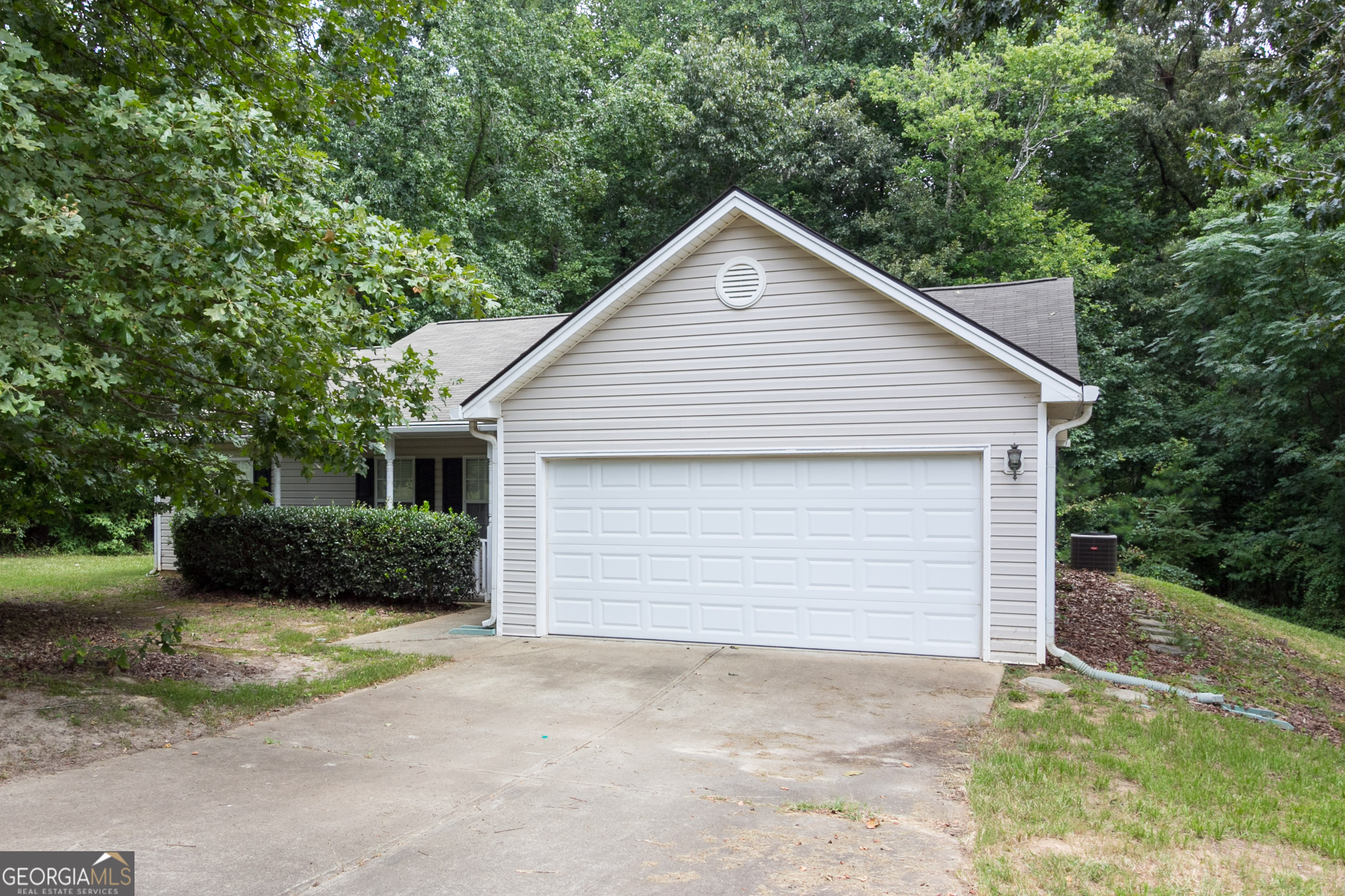 AVAILABLE AFTER 09/30/2025! This inviting 3 bedroom 2 bathroom ranch features an open concept floor plan with an oversized living room that has a cozy fireplace that opens up to the eat-in kitchen. Primary bedroom features an ensuite with a separate tub and shower. Spacious backyard with patio for seating. A 2-car garage is attached and opens up into the kitchen area. Applicant's total income must be at least 3 times the monthly rental amount. Applicants must have No prior evictions, have a good credit score, and excellent past rental history. Renters insurance is required. Please note, our homes are available on a first-come, first-serve basis and are not reserved until the lease is signed by all applicants and security deposits are collected.