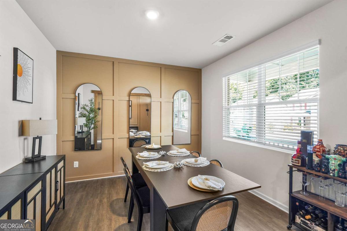 499 Walnut Grove WAY