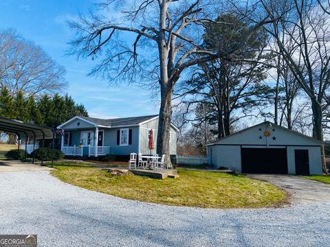 A home in Toccoa