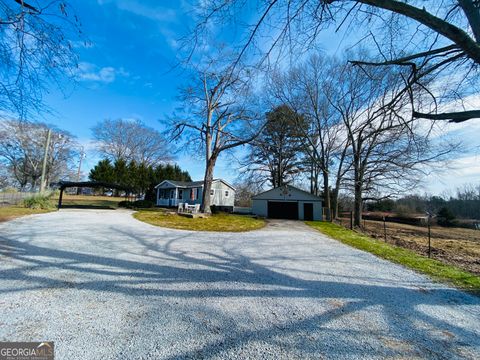 A home in Toccoa