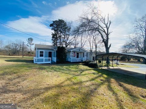 A home in Toccoa