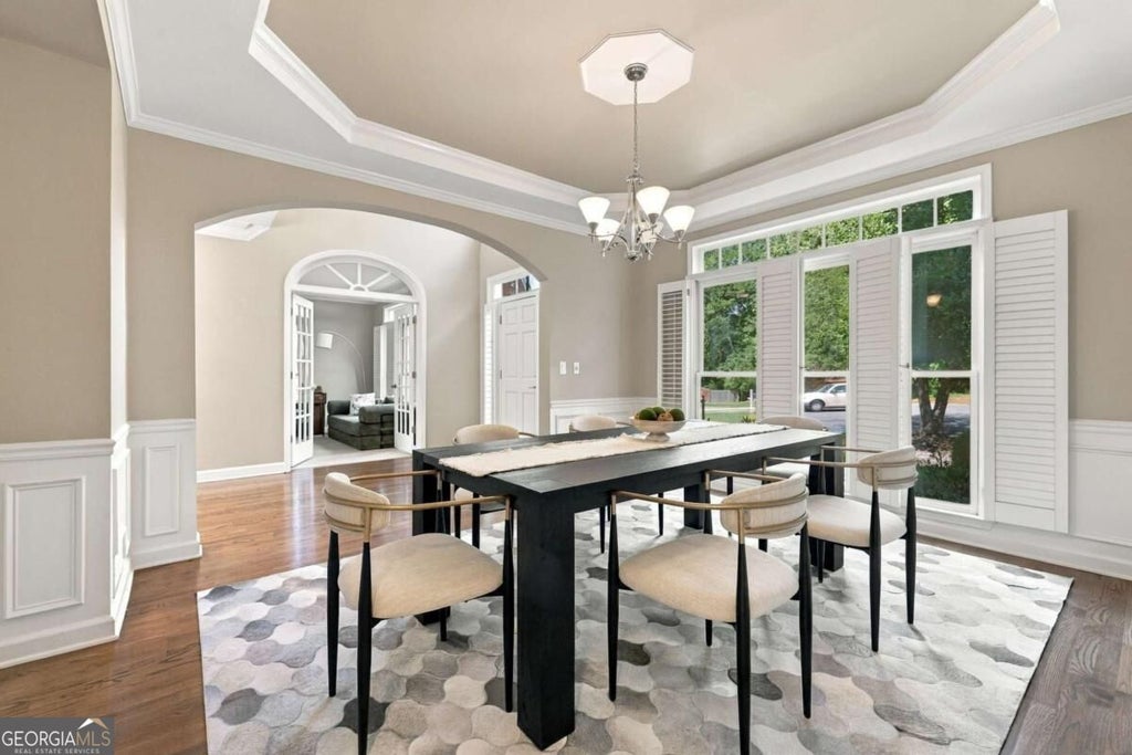 Photo of 315 Maycroft Court, Roswell, GA 30075 (MLS # 10873427)