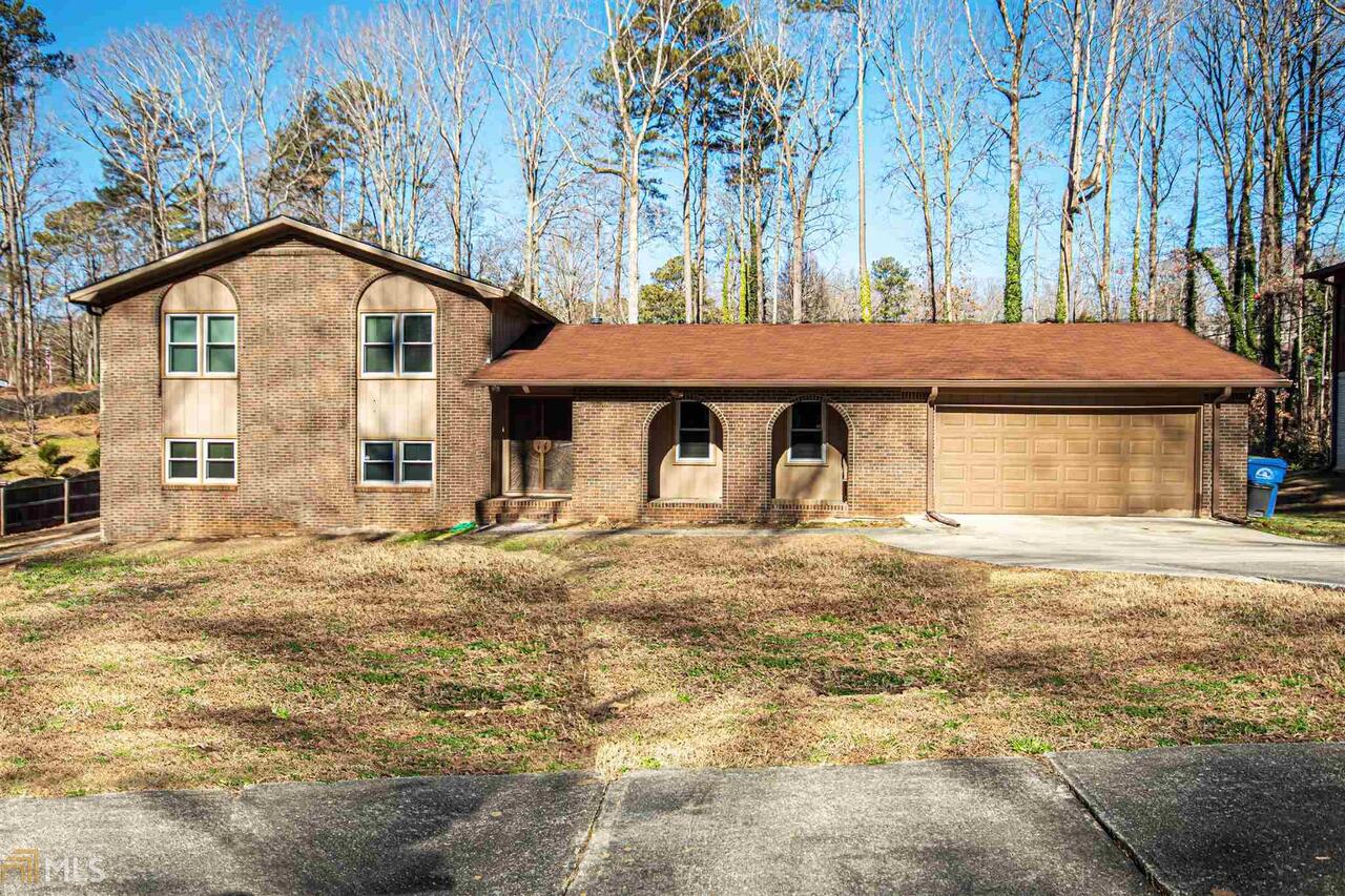 This home is located in the elegant Cascade Community. A must see, this estate features a two-story split-level 4 bedroom 3 bath with a big bounce room. Along with a newly renovated kitchen with a formal dining room that creates the perfect floor plan. Conveniently located near restaurants, HWY I-20 & 285. COME SEE THIS JEWEL TODAY! OWNER OCCUPIED DO NOT DISTURB. PLEASE CONTACT AGENT