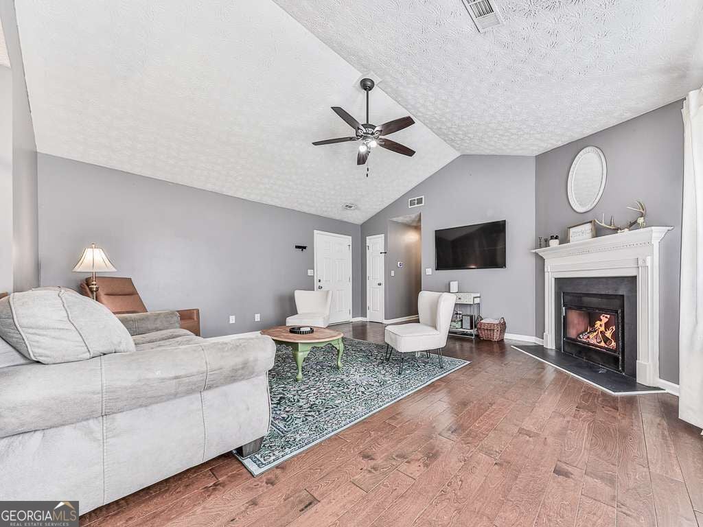 15 Oak Grove LN NW