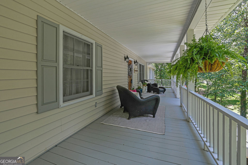 2095 Honeysuckle DR