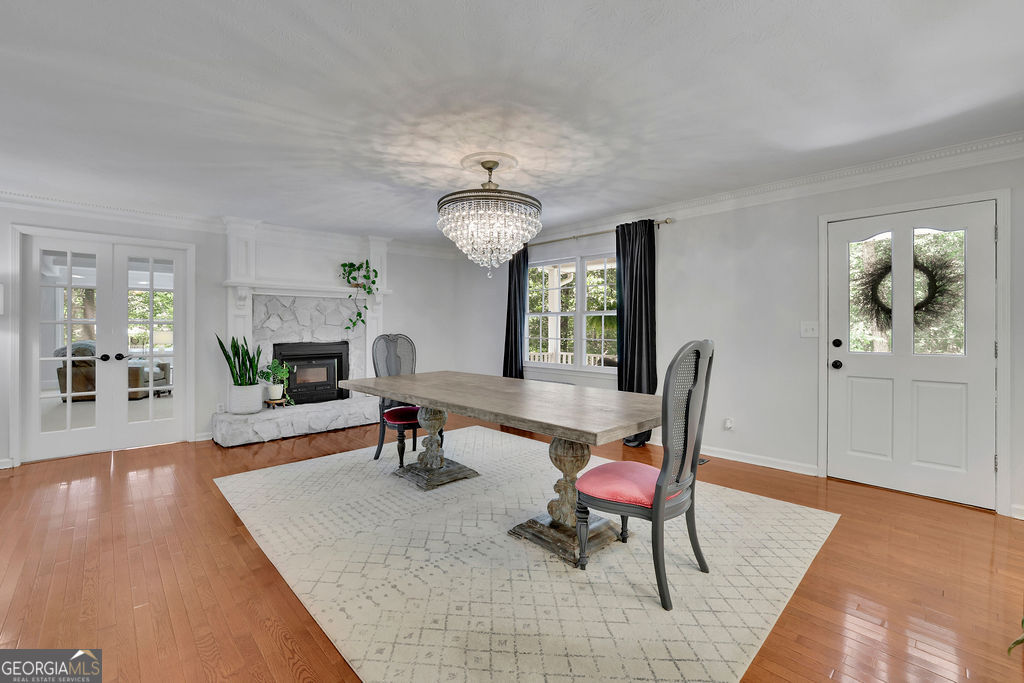 2095 Honeysuckle DR