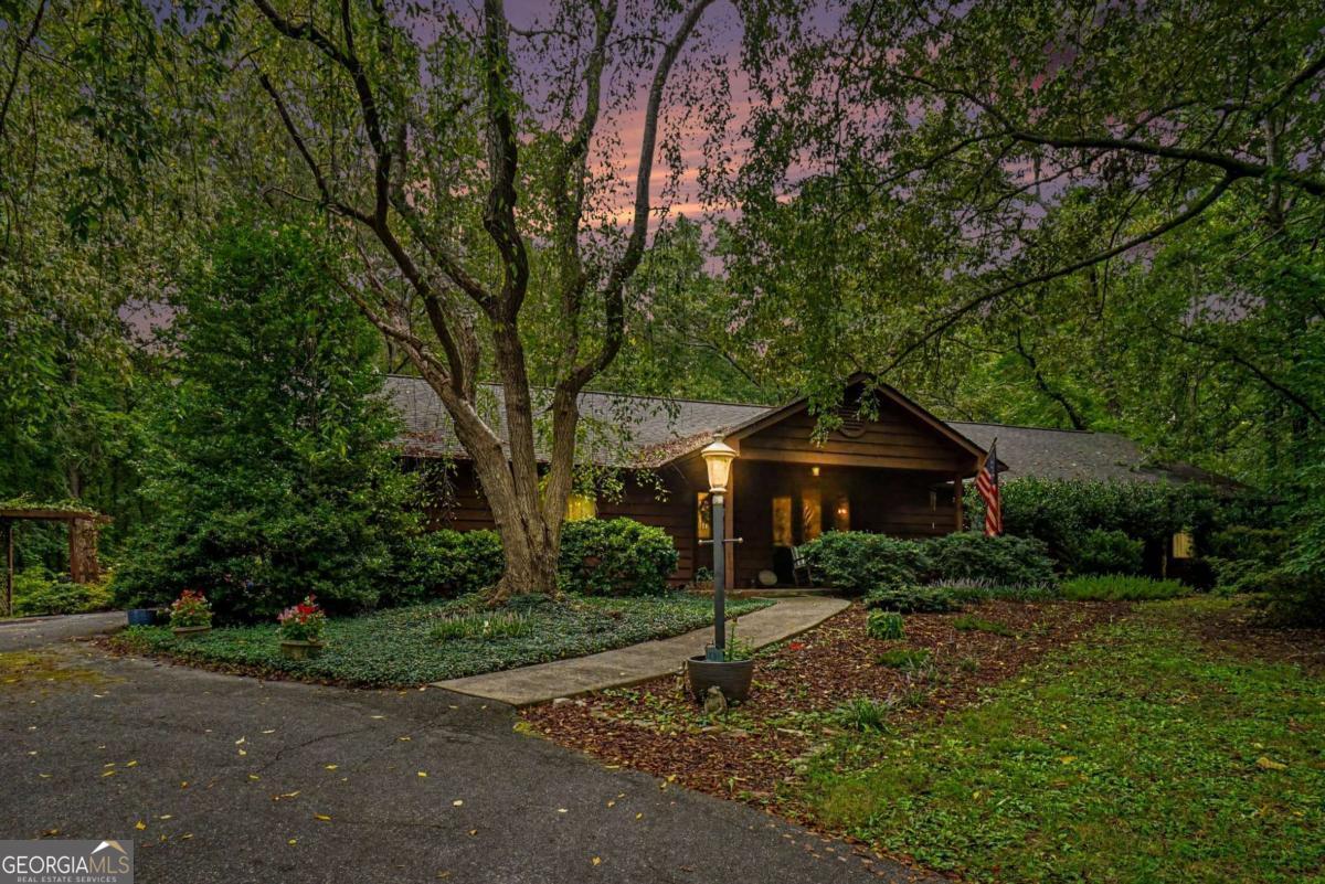 25 Woodall Rd Se