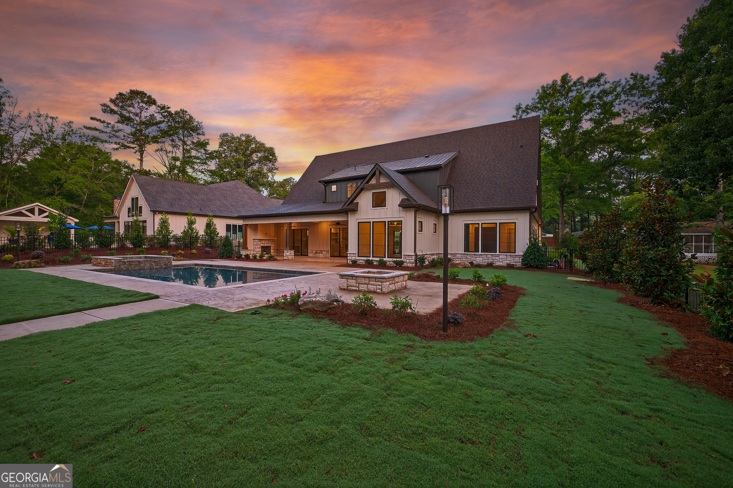 116 Collis CIR