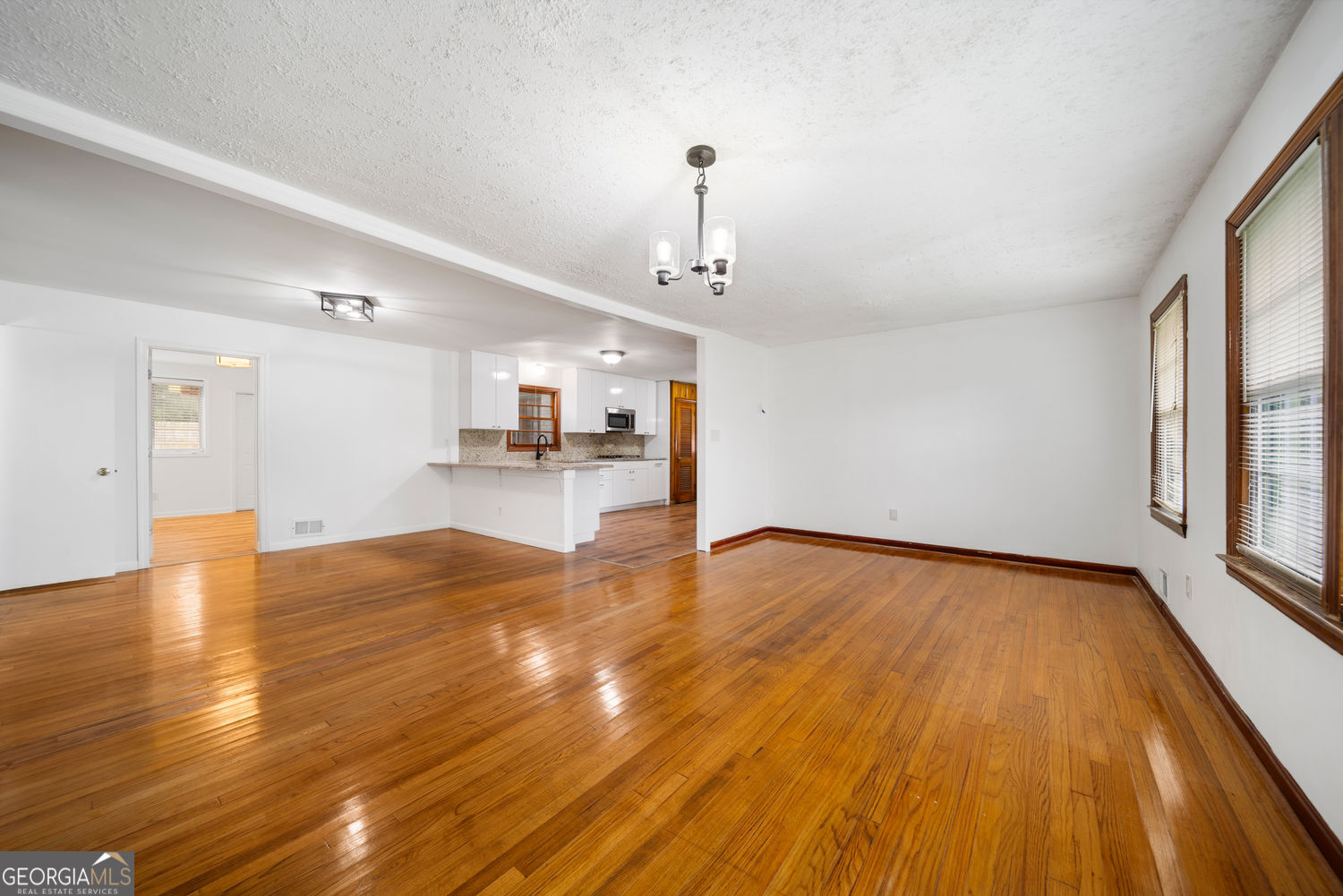 1199 Ellington DR