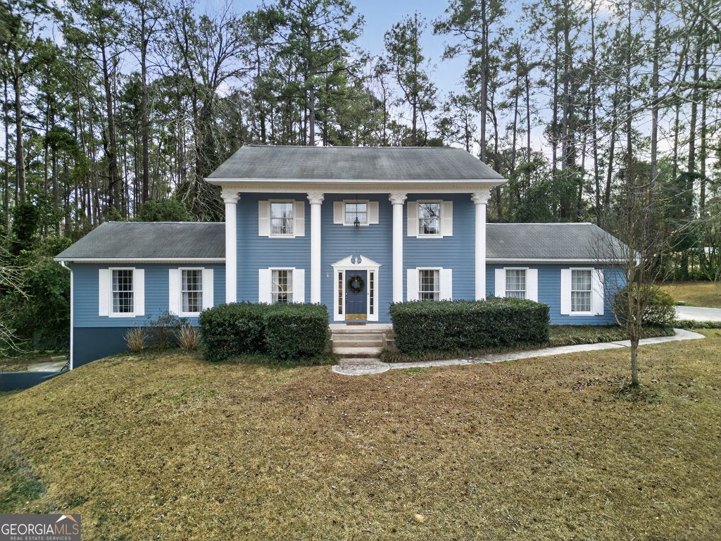 Photo of 301 Lake Front Drive, Warner Robins, GA 31088 (MLS # 10682839)