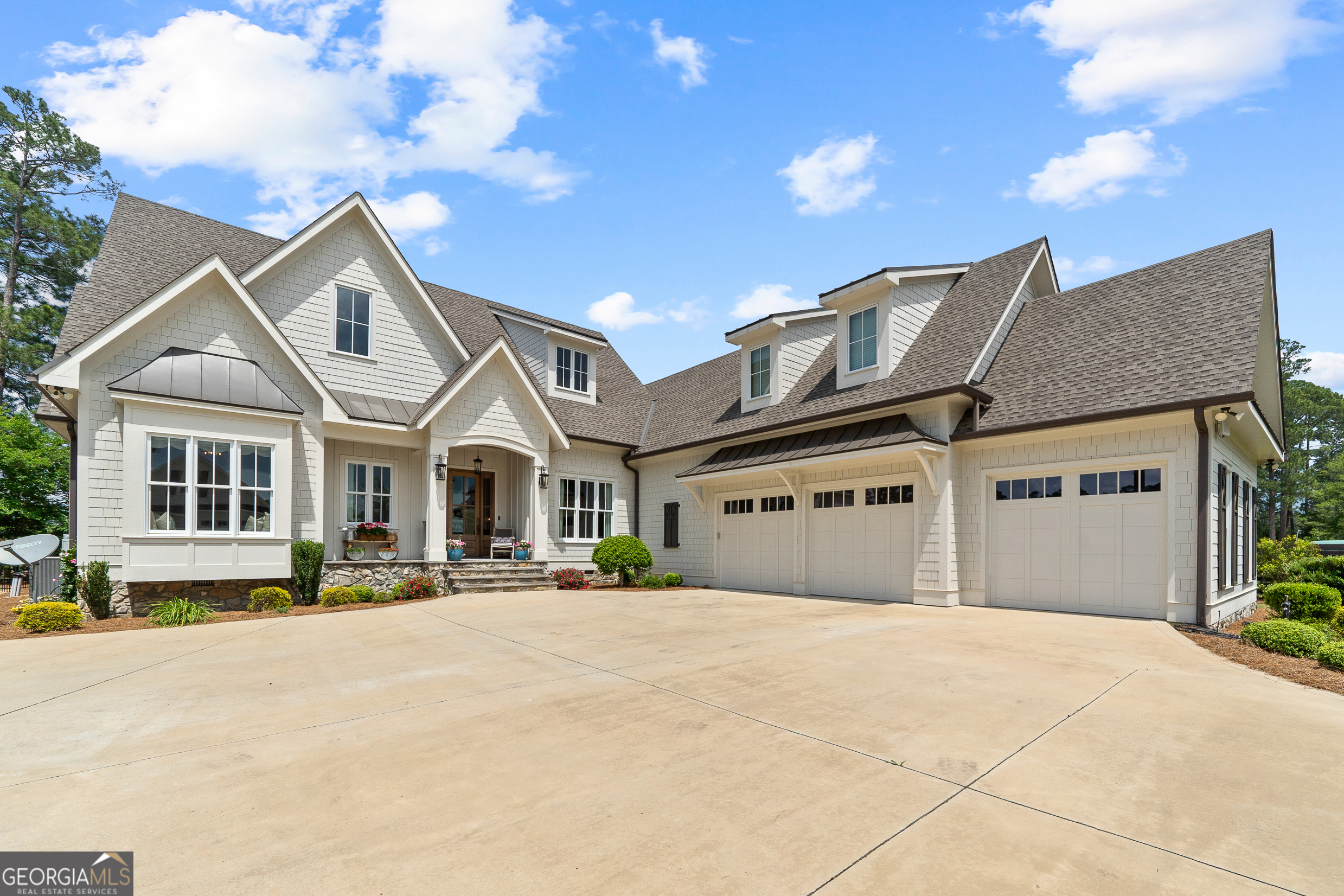 239 Lakeshore CIR