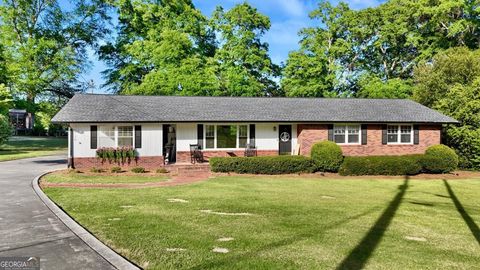 Photo of 120 Valley Circle, Calhoun, GA 30701 (MLS # 10737856)