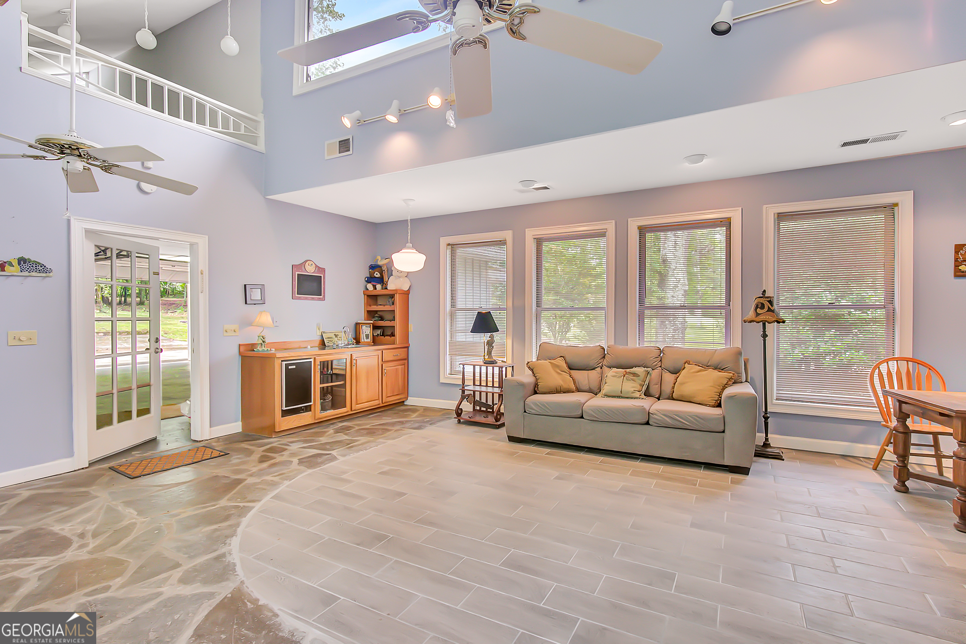 215 Wessmanor DR