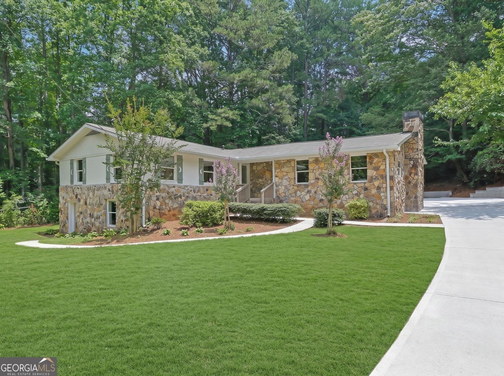 Photo of 2270 Addison Road NE, Marietta, GA 30066 (MLS # 10798477)