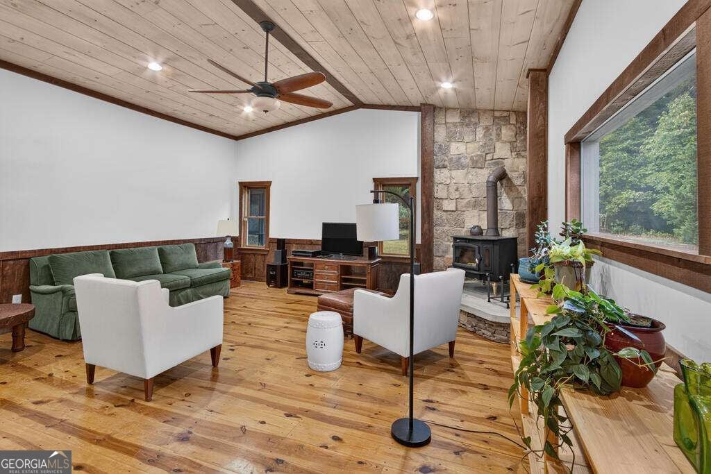 210 W Pierceville RD
