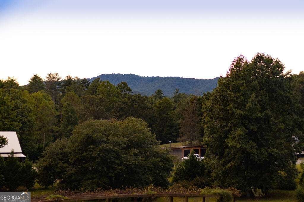 210 W Pierceville RD