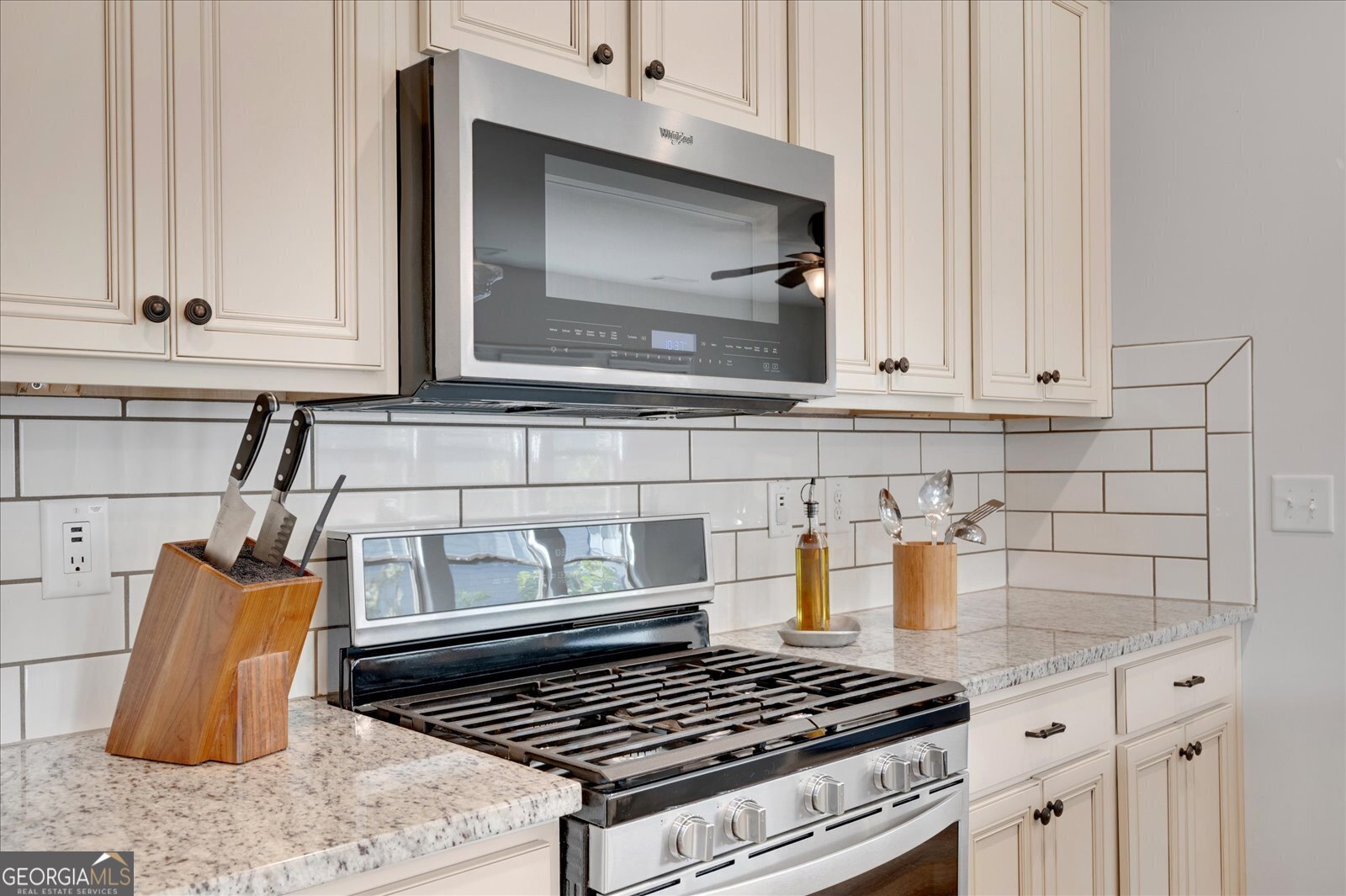 Sugar Hill, Georgia 30518, United States, 4 Bedrooms Bedrooms, ,3 BathroomsBathrooms,Residential,Pending,115906