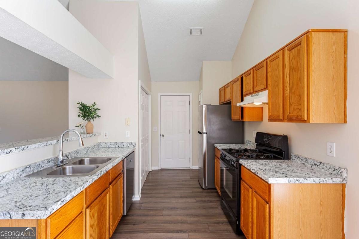 Powder Springs, Georgia 30127, United States, 3 Bedrooms Bedrooms, ,2 BathroomsBathrooms,Residential,Pending,76982