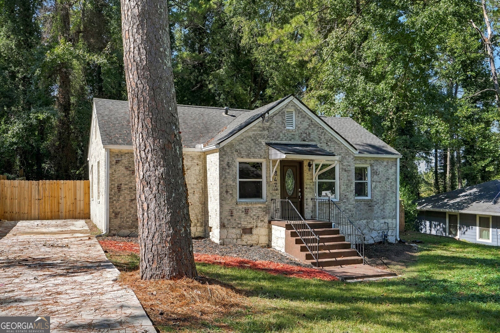 1847 Ridgeland DR
